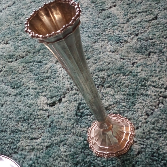 Avon silver plate bud vase. - Picture 3 of 5